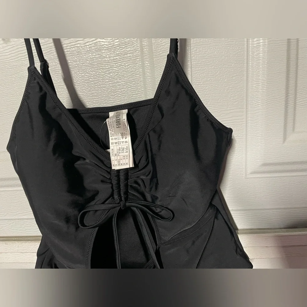 Women’s One Piece Swimsuit - Picture 4 of 5